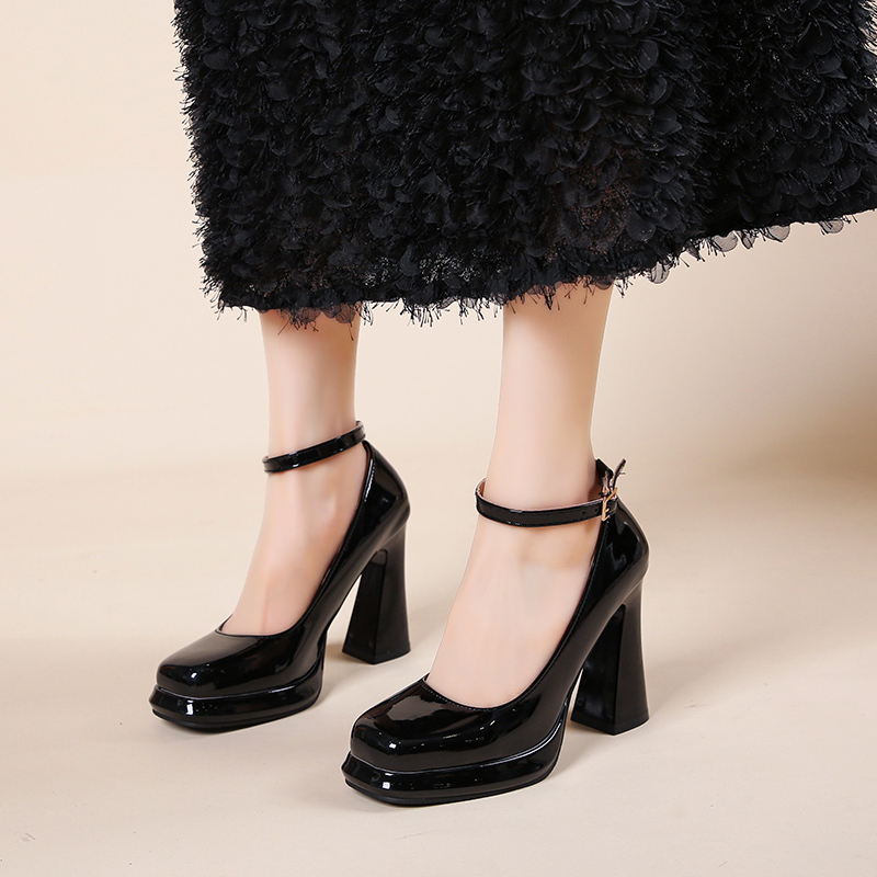 Scarpe con tacco alto alla mod - Leather Classic Strap recensione e prezzo