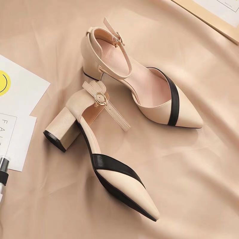 Scarpe Classiche da Donna con  - Leather Classic Strap recensione e prezzo